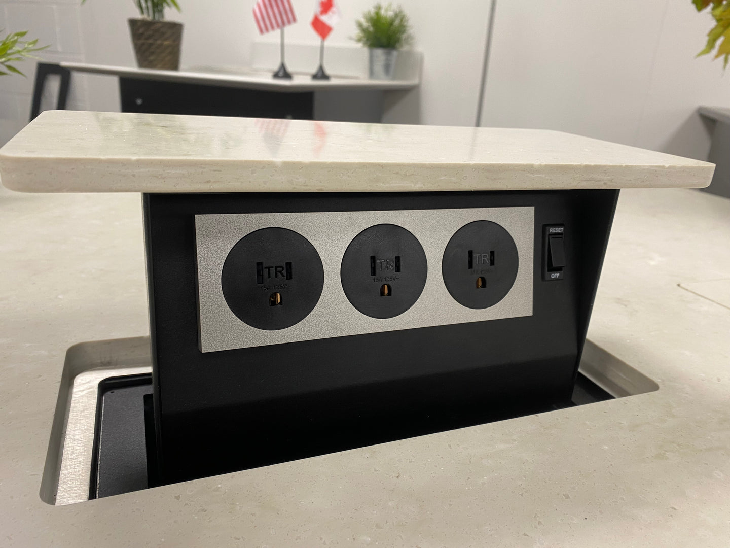 【OUTLET】delux ショートボード 15A | 3 x 15amp Outlets | SBOX-CT3 – S-BOX USA